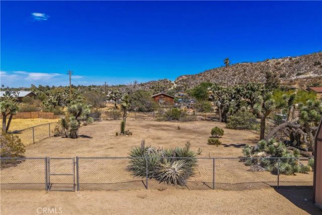 7817 Valley Vista Avenue, Yucca Valley, CA 92284