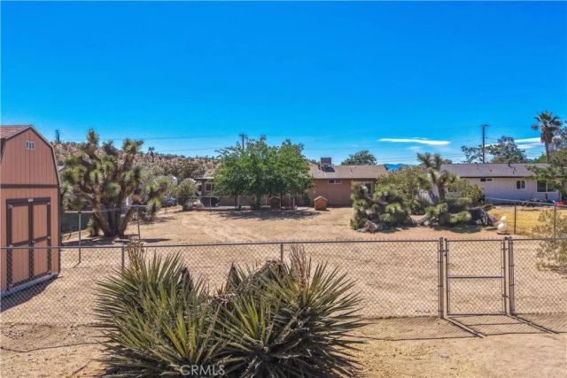 7817 Valley Vista Avenue, Yucca Valley, CA 92284