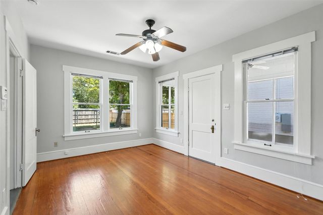 726 Haines Avenue, Dallas, TX 75208