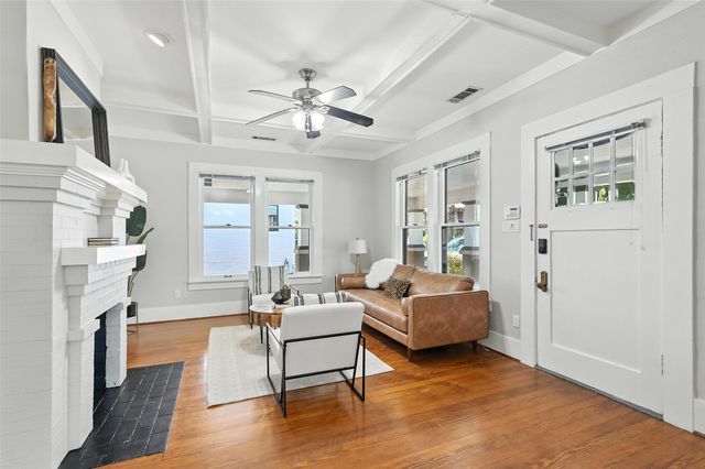 726 Haines Avenue, Dallas, TX 75208