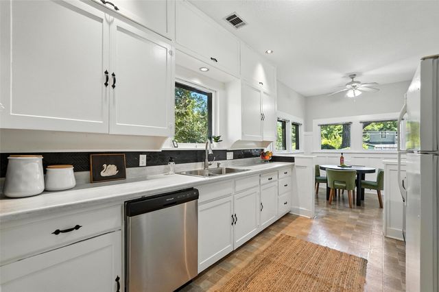 726 Haines Avenue, Dallas, TX 75208