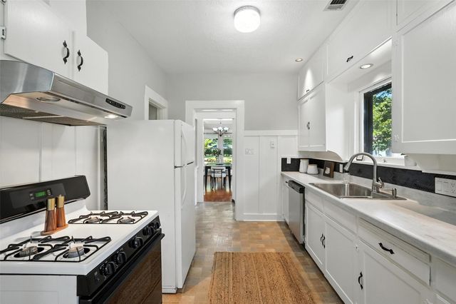 726 Haines Avenue, Dallas, TX 75208