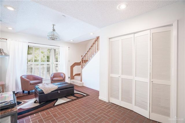 501 W Esperanza Avenue, Mcallen, TX 78501