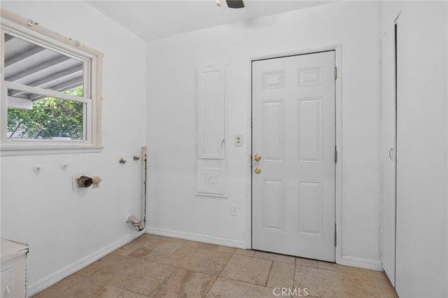 10343 Memory Park, San Fernando, CA 91345