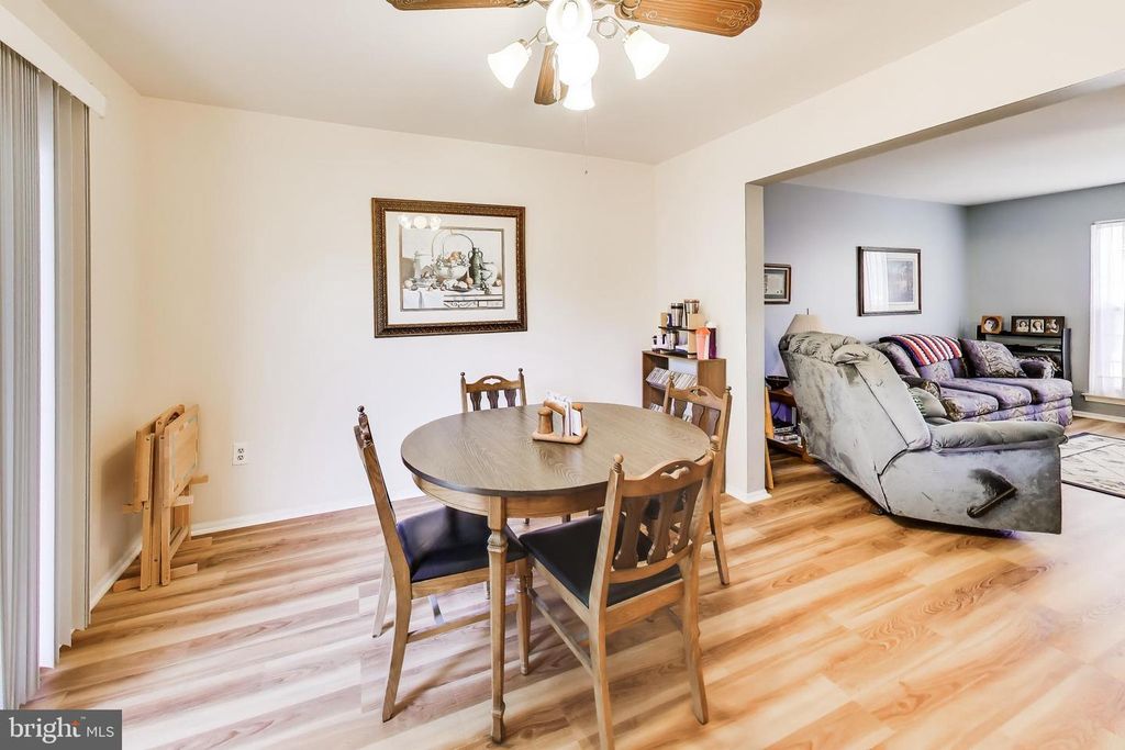 Image 5 of property listing at 2318 MITCHELLVILLE RD, Bowie, MD 20716