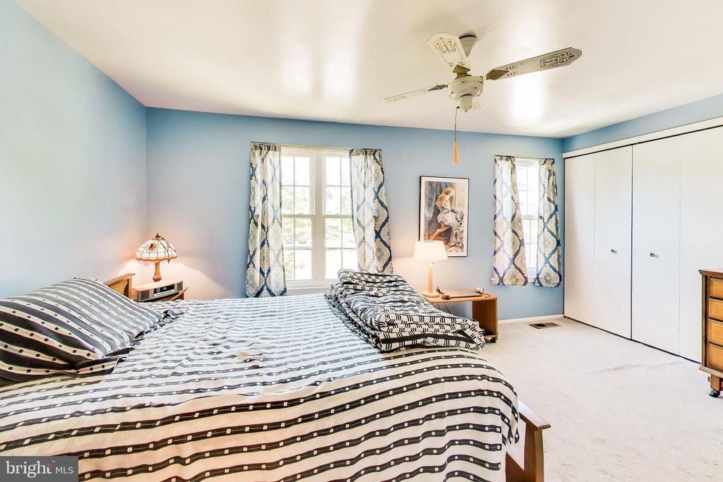 Image 7 of property listing at 2318 MITCHELLVILLE RD, Bowie, MD 20716