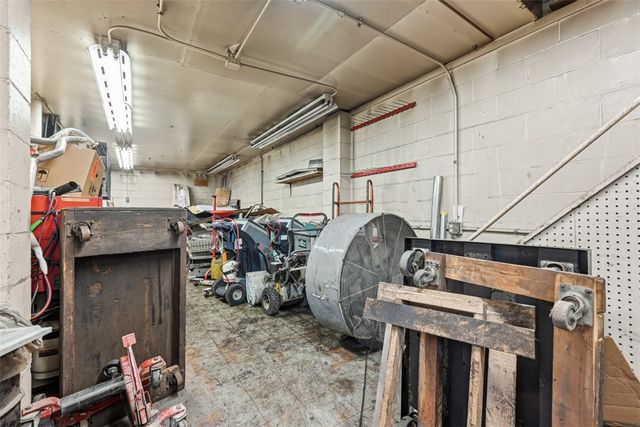 4301 Main St, Bloomfield, PA 15224