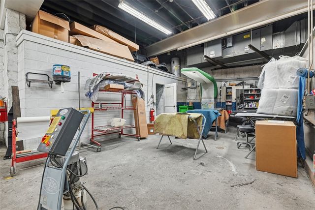 4301 Main St, Bloomfield, PA 15224