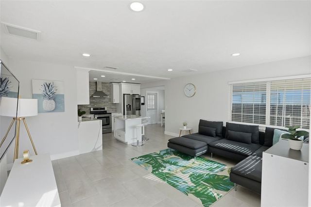 6531 2ND AVENUE S, St Petersburg, FL 33707