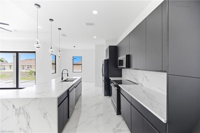 1013 Anson AVE, Lehigh Acres, FL 33971