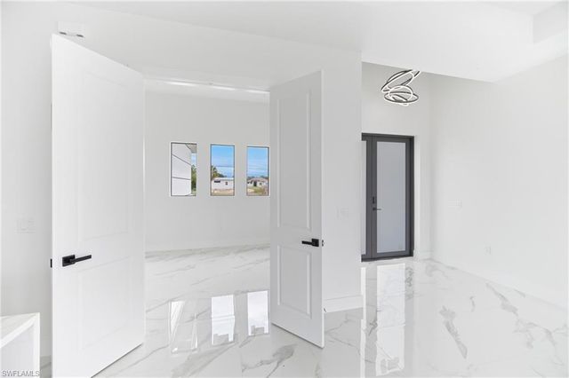 1013 Anson AVE, Lehigh Acres, FL 33971