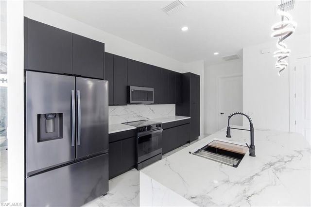 1013 Anson AVE, Lehigh Acres, FL 33971