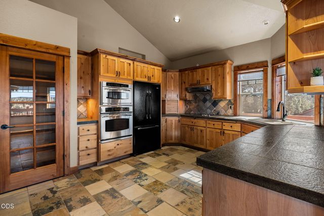 16030 SW Canyon View Place, Terrebonne, OR 97760