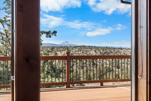 16030 SW Canyon View Place, Terrebonne, OR 97760