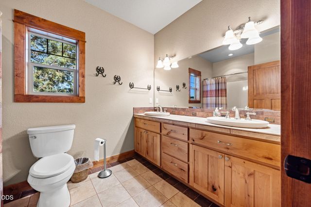 16030 SW Canyon View Place, Terrebonne, OR 97760