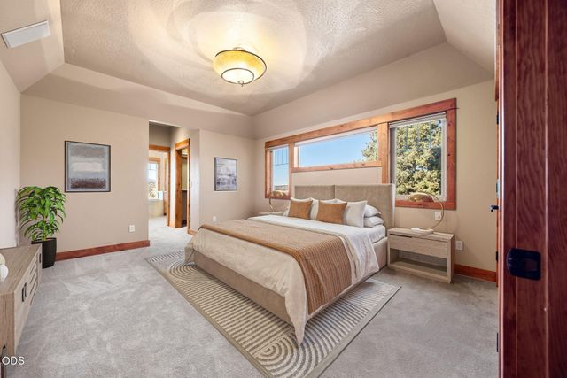 16030 SW Canyon View Place, Terrebonne, OR 97760