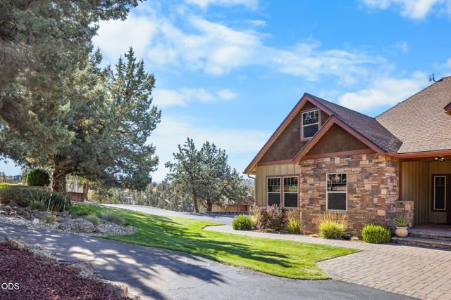 16030 SW Canyon View Place, Terrebonne, OR 97760