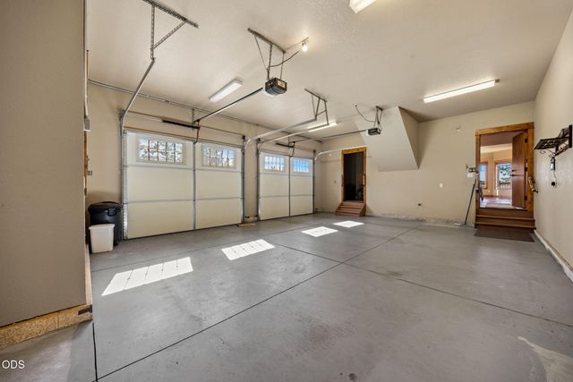 16030 SW Canyon View Place, Terrebonne, OR 97760