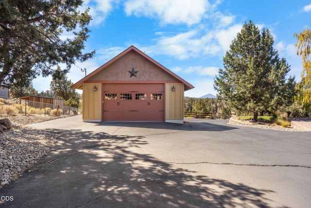 16030 SW Canyon View Place, Terrebonne, OR 97760