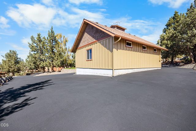 16030 SW Canyon View Place, Terrebonne, OR 97760