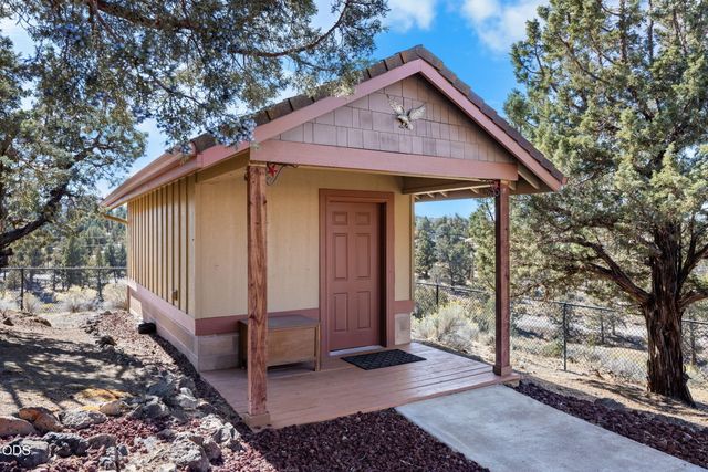 16030 SW Canyon View Place, Terrebonne, OR 97760