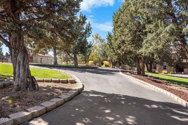 16030 SW Canyon View Place, Terrebonne, OR 97760