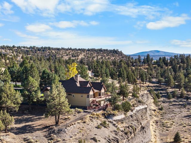 16030 SW Canyon View Place, Terrebonne, OR 97760