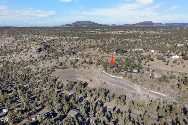 16030 SW Canyon View Place, Terrebonne, OR 97760