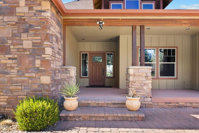 16030 SW Canyon View Place, Terrebonne, OR 97760