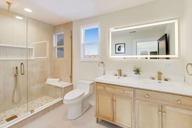 6730 W Dakin Street, Chicago, IL 60634