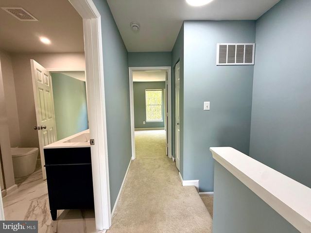1874 TIGER LILY CIR, Woodbridge, VA 22192