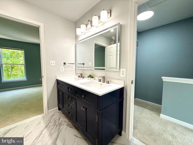 1874 TIGER LILY CIR, Woodbridge, VA 22192