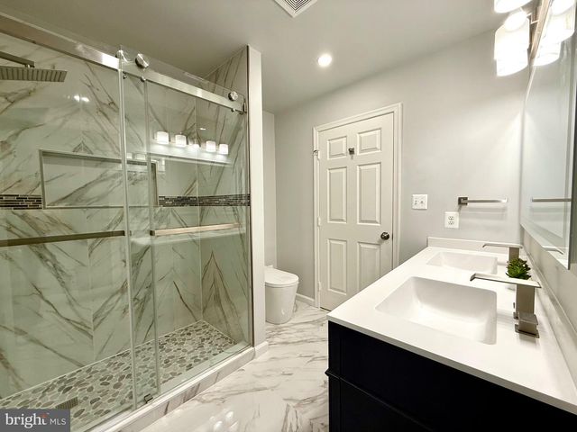 1874 TIGER LILY CIR, Woodbridge, VA 22192