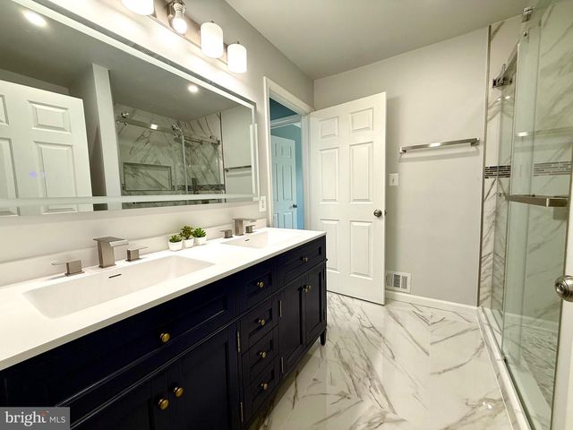 1874 TIGER LILY CIR, Woodbridge, VA 22192