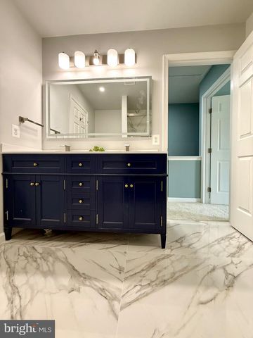 1874 TIGER LILY CIR, Woodbridge, VA 22192
