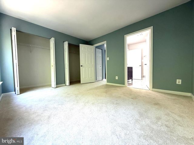 1874 TIGER LILY CIR, Woodbridge, VA 22192