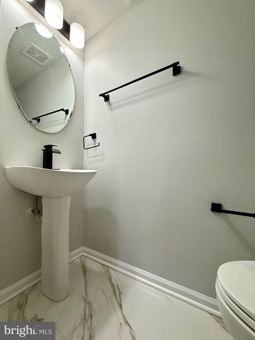 1874 TIGER LILY CIR, Woodbridge, VA 22192
