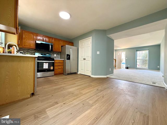 1874 TIGER LILY CIR, Woodbridge, VA 22192