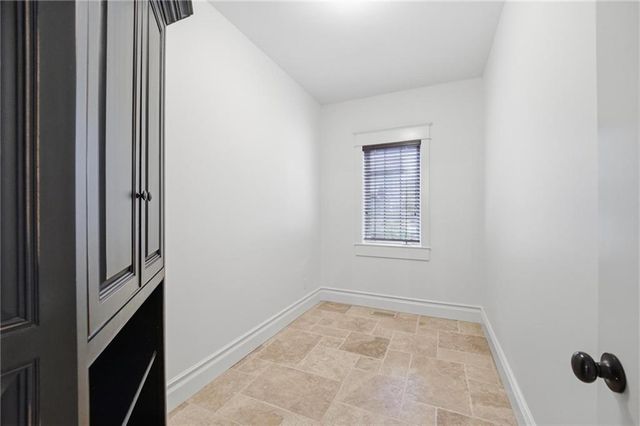 16199 Overbrook Lane, Stilwell, KS 66085