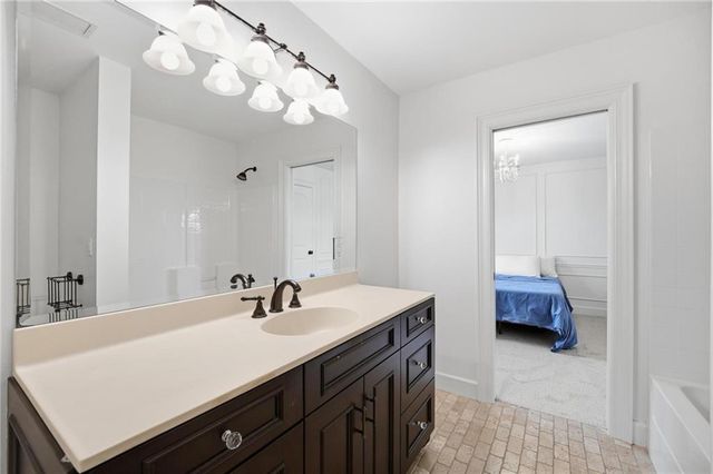 16199 Overbrook Lane, Stilwell, KS 66085