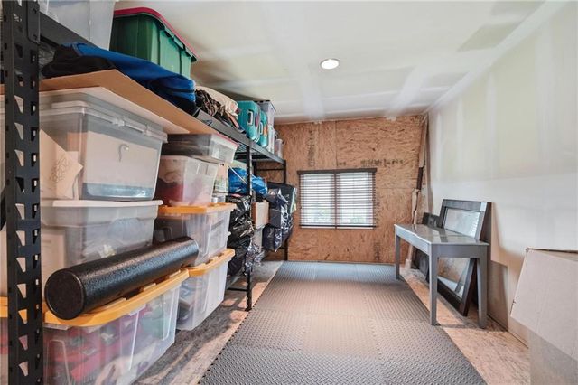 16199 Overbrook Lane, Stilwell, KS 66085