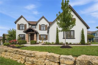 16199 Overbrook Lane, Stilwell, KS 66085
