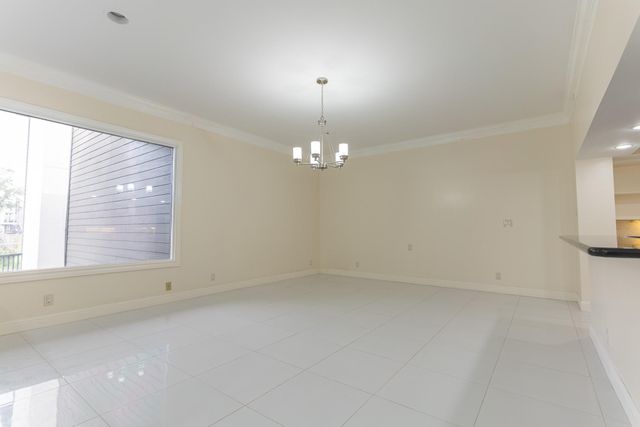 8800 Woodway Drive 10, Houston, TX 77063