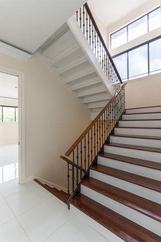 8800 Woodway Drive 10, Houston, TX 77063
