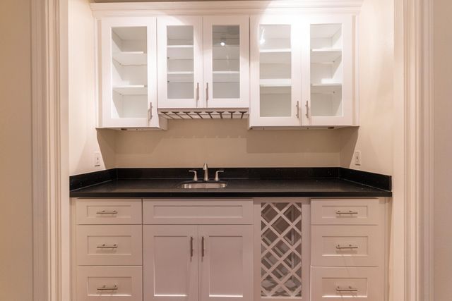 8800 Woodway Drive 10, Houston, TX 77063