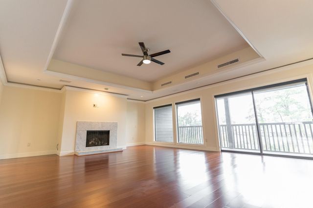 8800 Woodway Drive 10, Houston, TX 77063