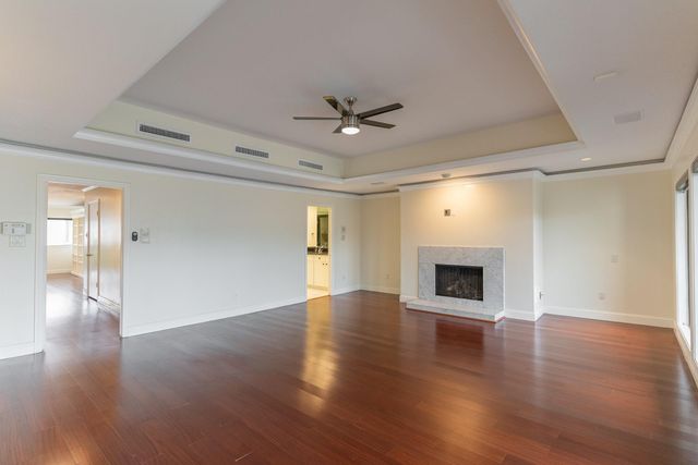 8800 Woodway Drive 10, Houston, TX 77063