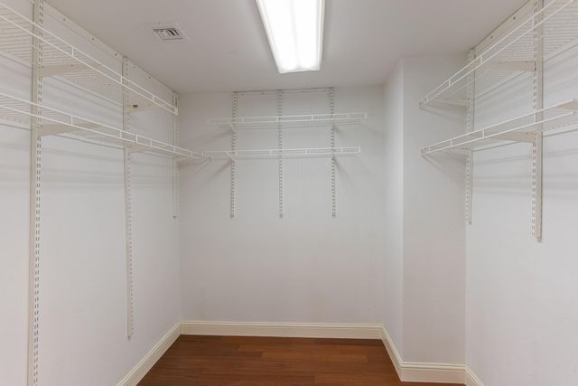 8800 Woodway Drive 10, Houston, TX 77063