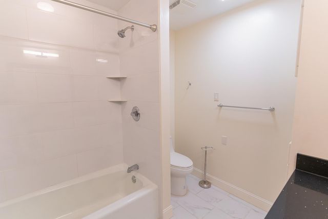 8800 Woodway Drive 10, Houston, TX 77063