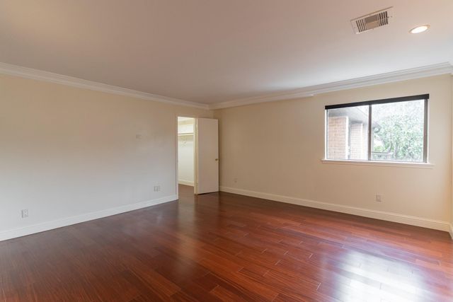 8800 Woodway Drive 10, Houston, TX 77063